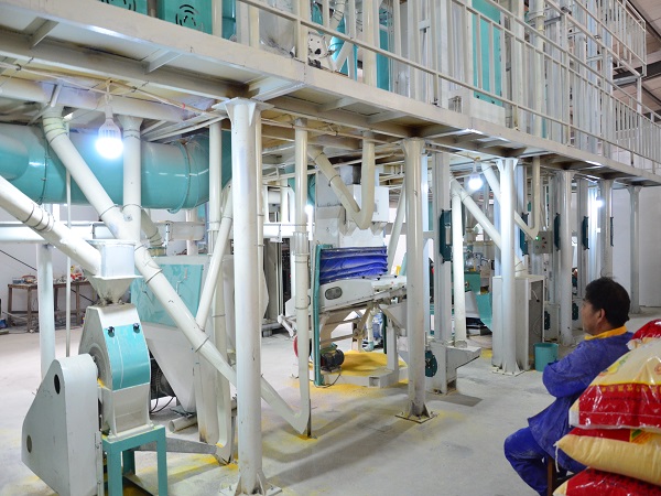 智能玉米深加工設(shè)備是當(dāng)今食品加工行業(yè)不可或缺的重要設(shè)備